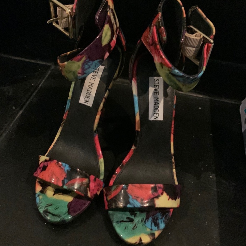 Size 5 multicolor ankle shoes